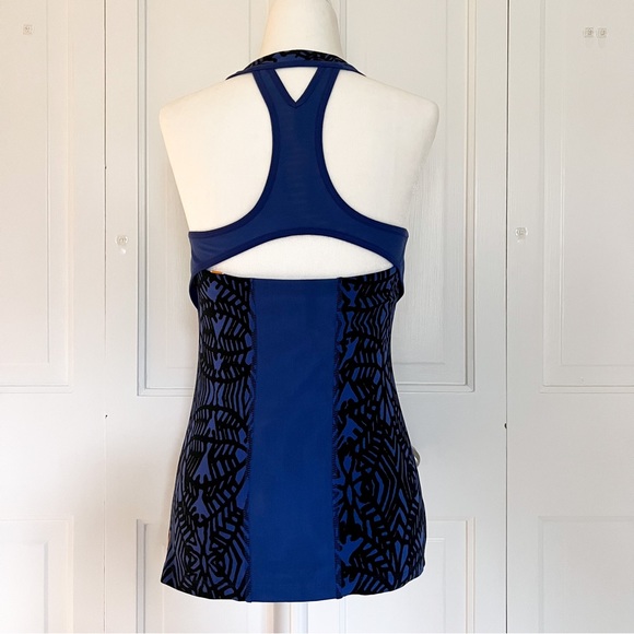 Small Lucy Blue & Black Pattern Built in Bra Workout Tank Top - Picture 2 of 2